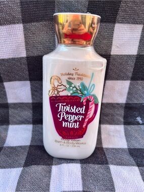 Bath & Body Works Twisted Peppermint Body Lotion - New